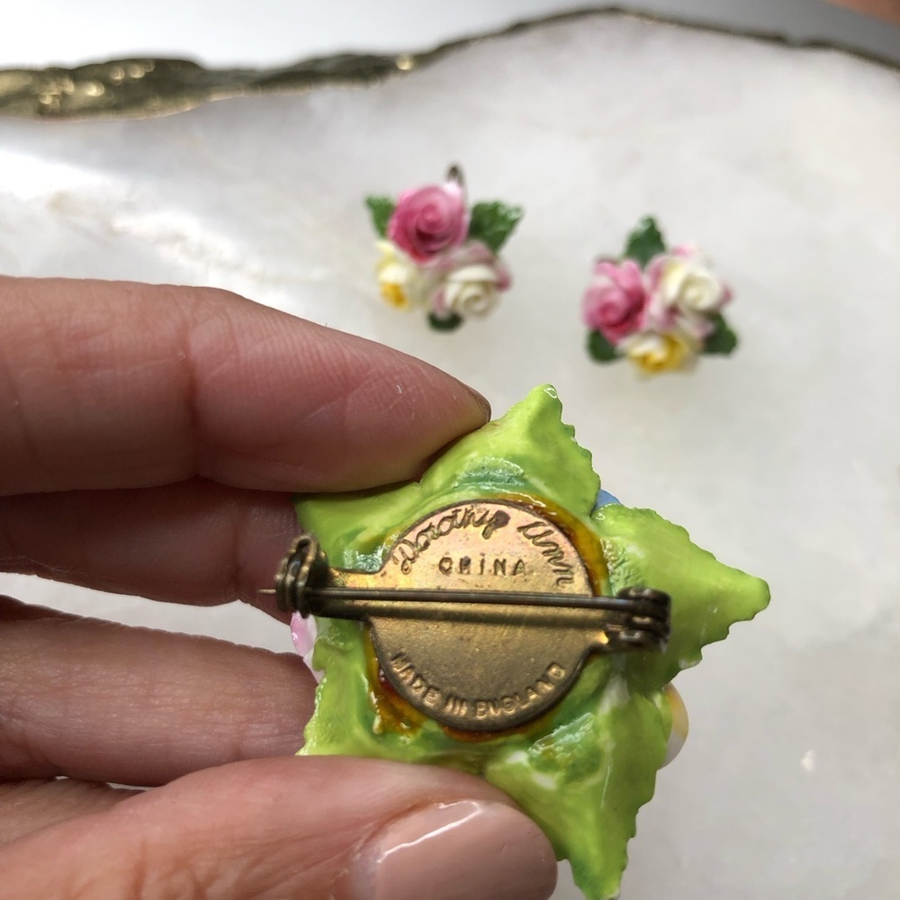 Vintage Made In France Signed 2 pc Earrings & Brooch Porcelain Flower Set - Picture 3 of 7